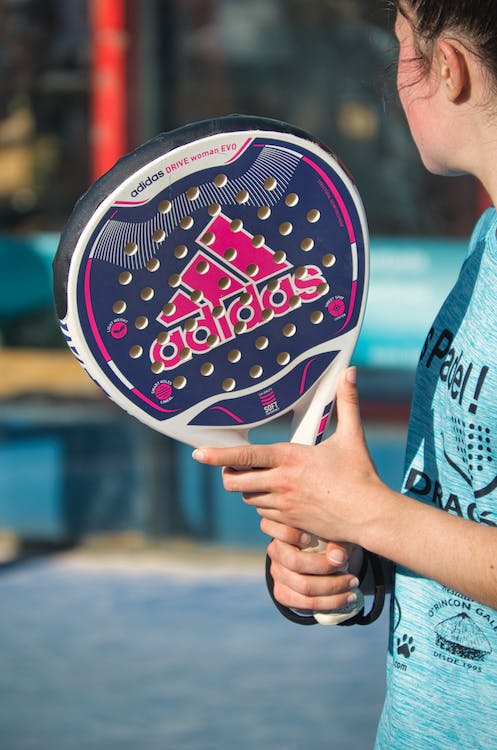 Van hardlopen naar de padelbaan: Welke kleding kan door als padelkleding voor dames?